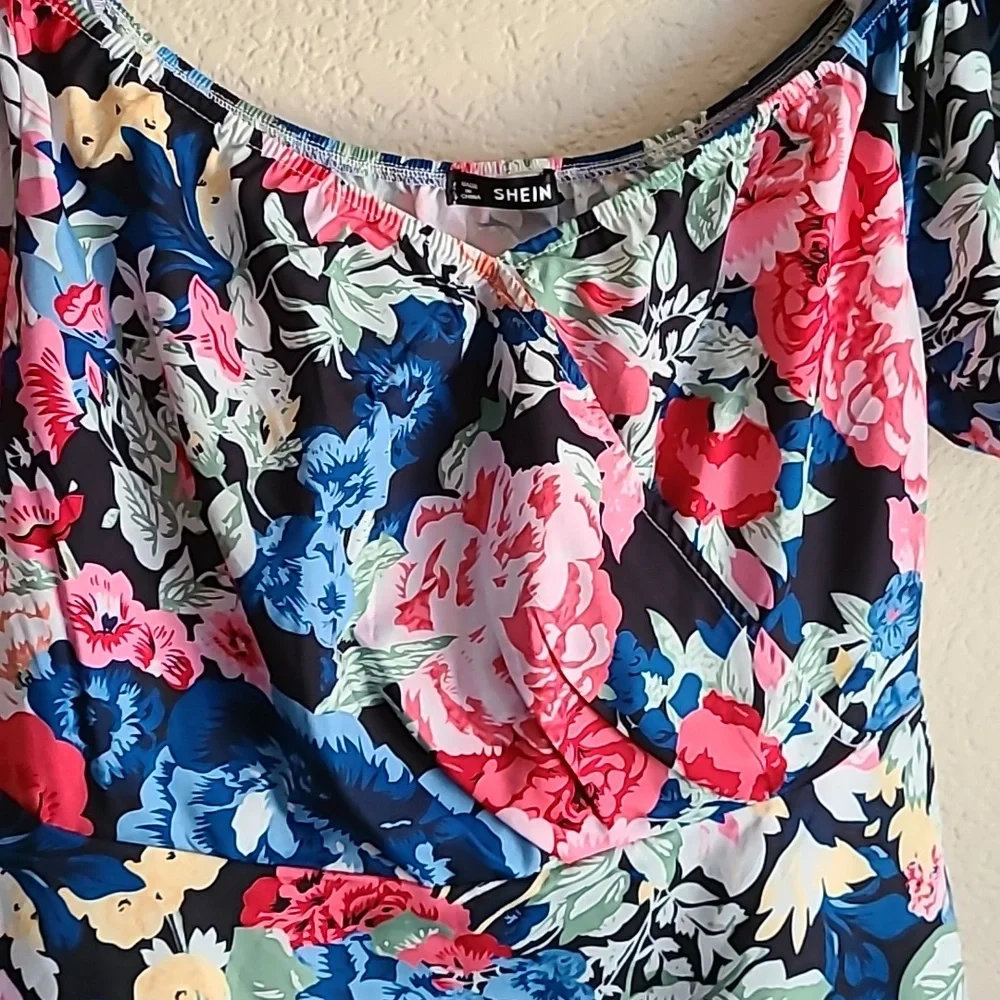 Shein floral off the shoulder blouse - Picture 2 of 5